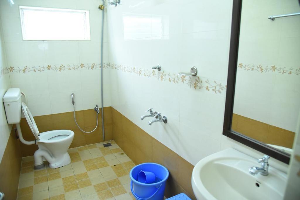 Hotel King Park Пондичерри Экстерьер фото
