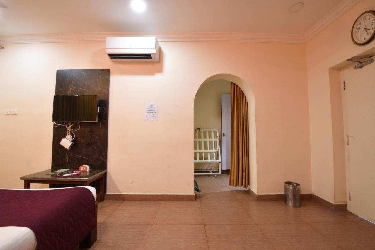 Hotel King Park Пондичерри Экстерьер фото