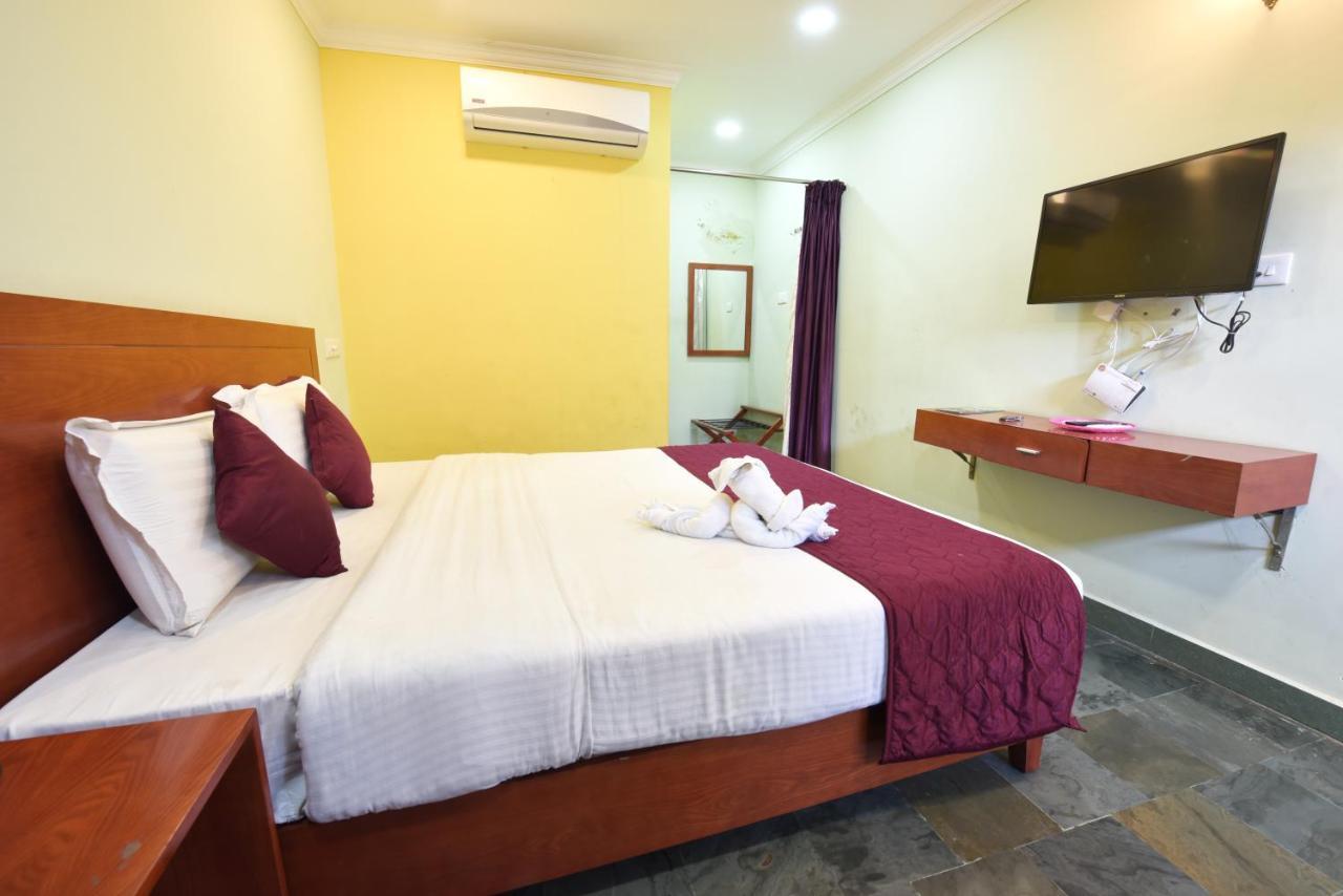 Hotel King Park Пондичерри Экстерьер фото