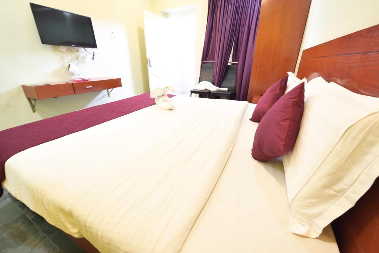 Hotel King Park Пондичерри Экстерьер фото