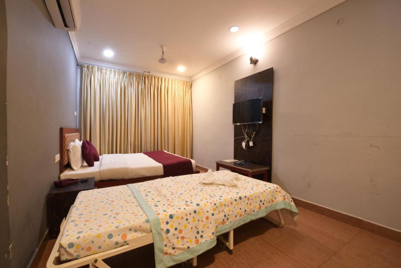 Hotel King Park Пондичерри Экстерьер фото