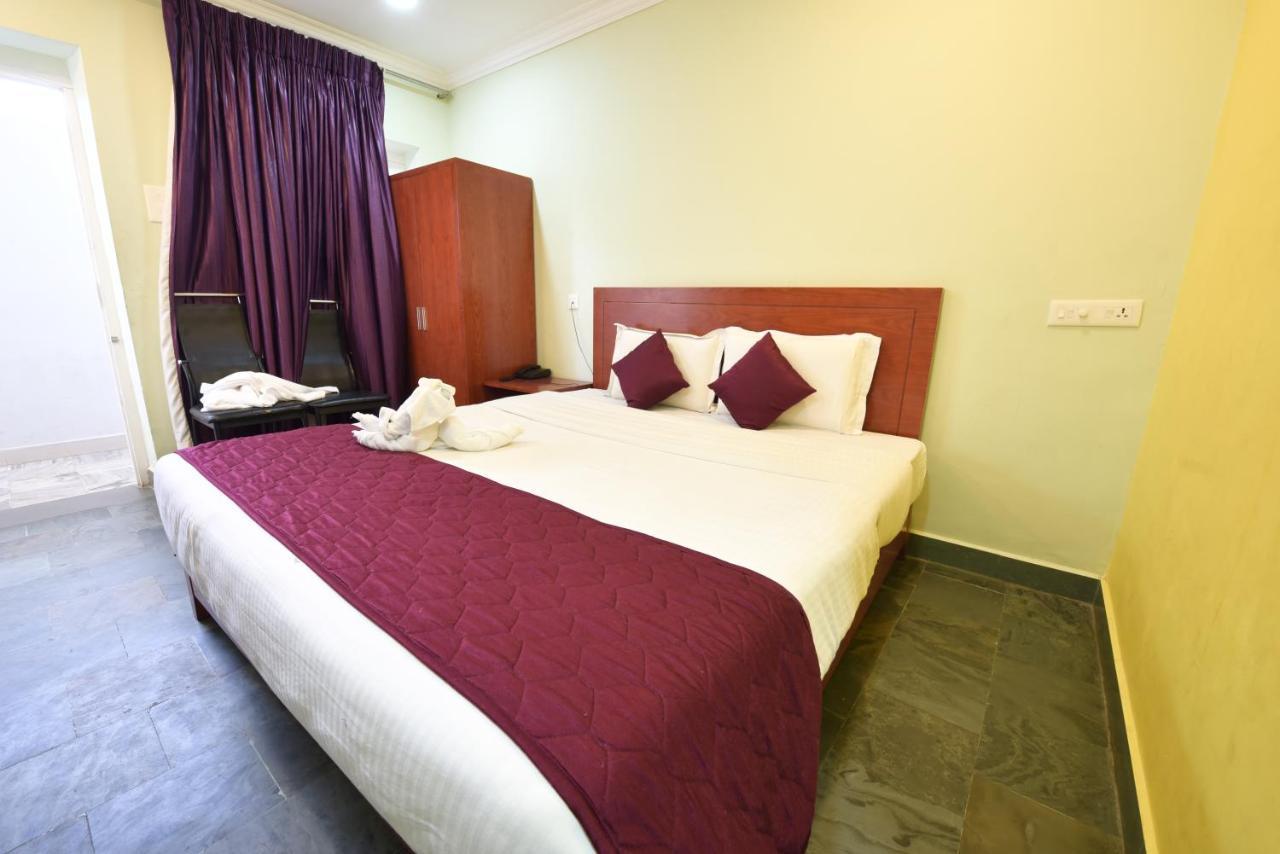 Hotel King Park Пондичерри Экстерьер фото