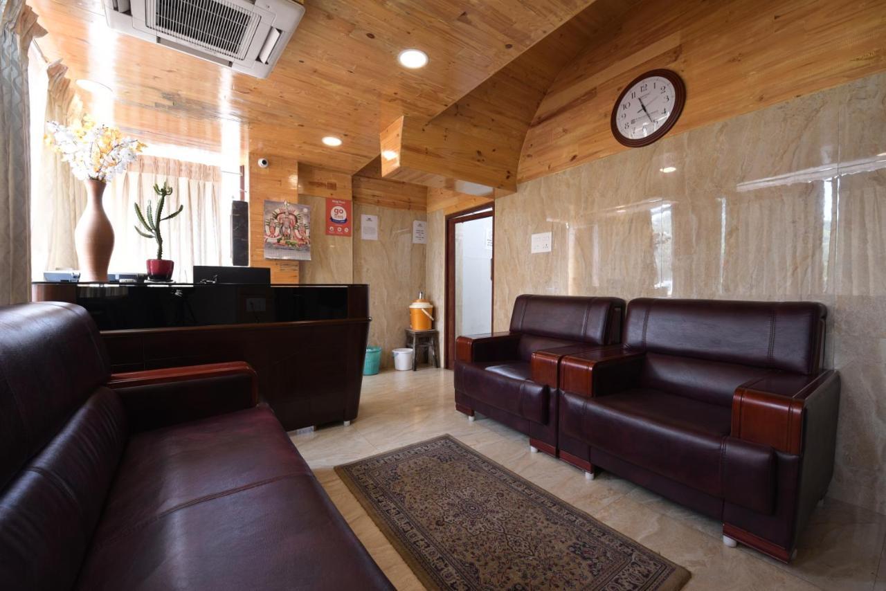 Hotel King Park Пондичерри Экстерьер фото